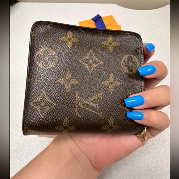 Louis Vuitton wallet - Picture 8 of 16